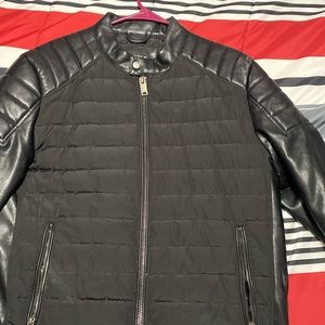 Dkny men’s leather jacket size large excellent condition like new